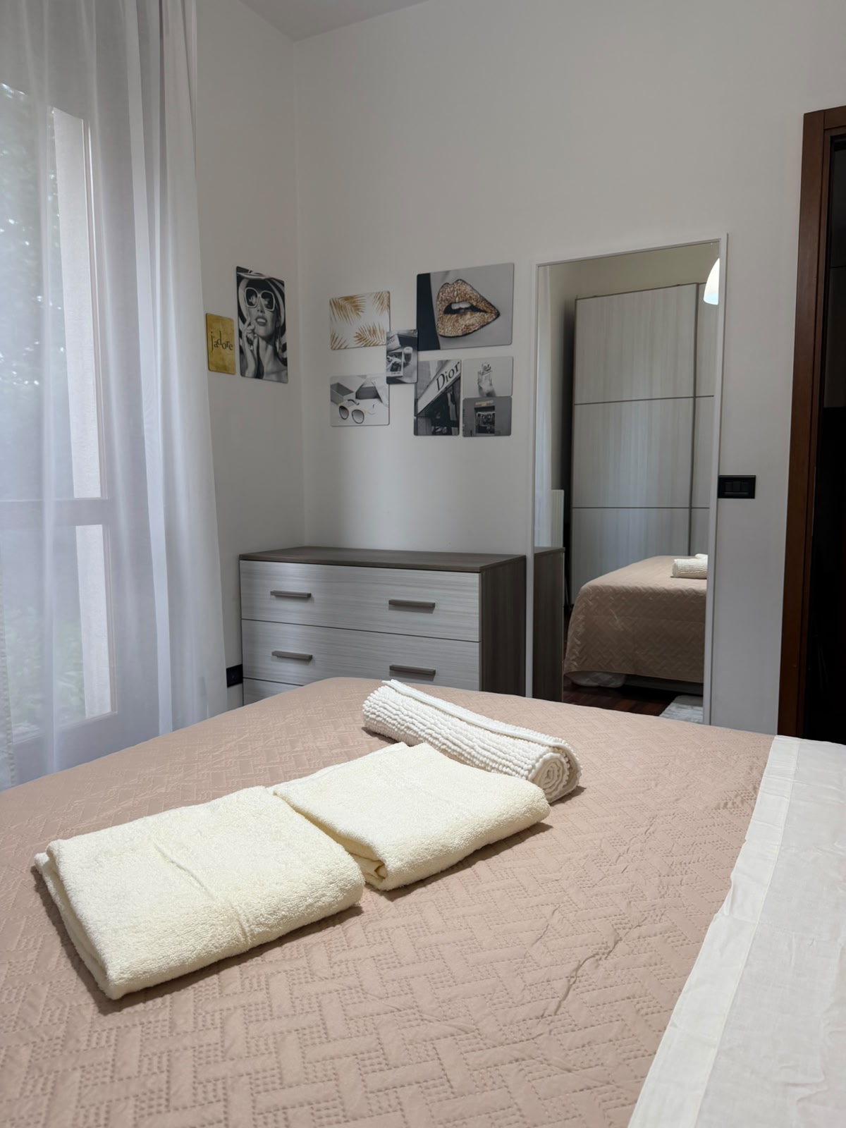 Set asciugamani sul letto