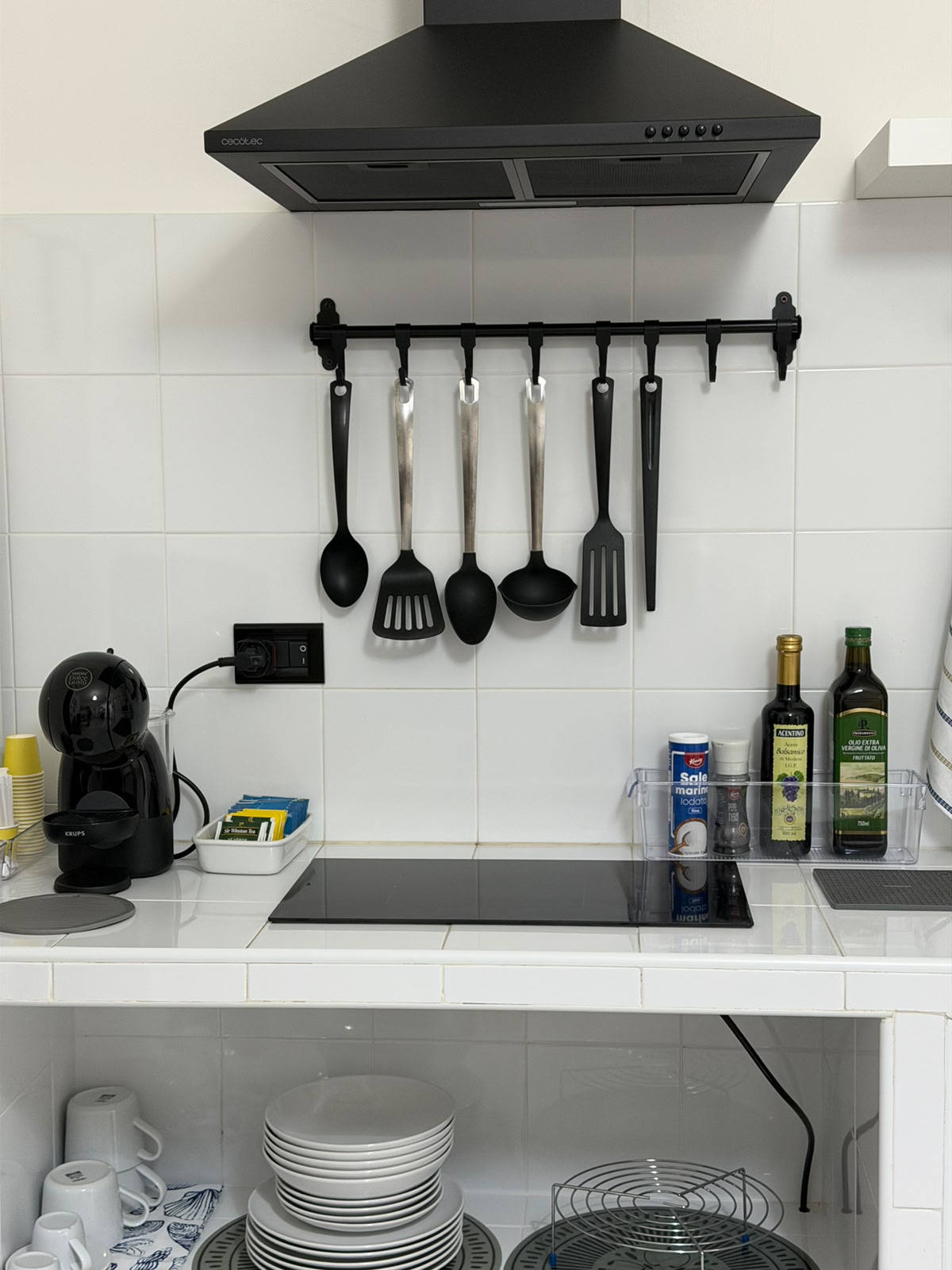 Cucina attrezzata con cappa